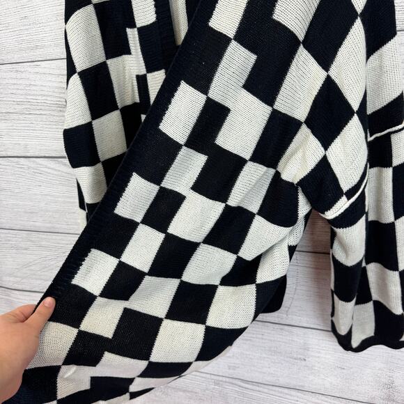 Shein Curve Plus Size Black & White Checkered Oversized Sweater Cardigan Size 5X - Picture 5 of 6